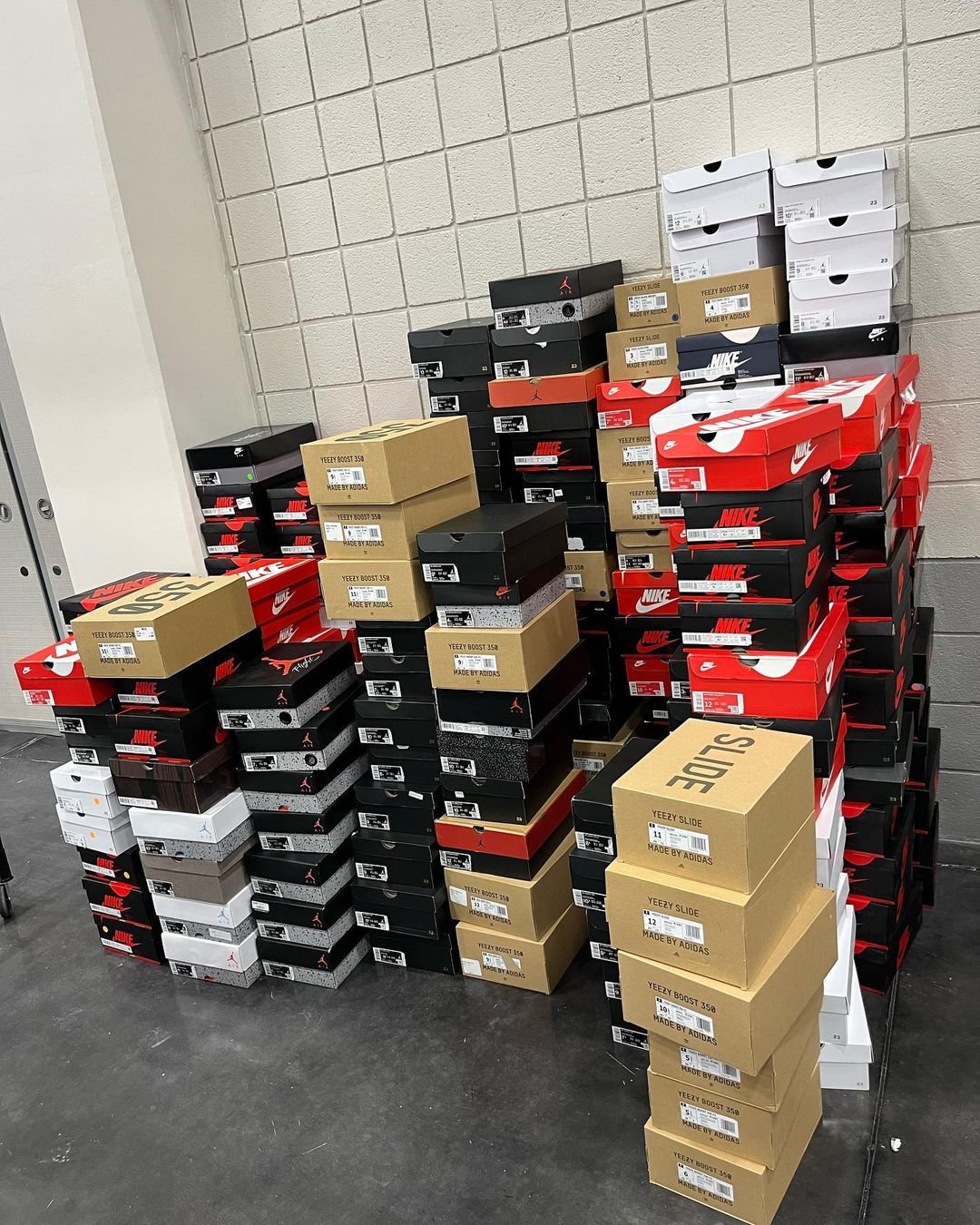 Authentic Nike shoes - Image 23