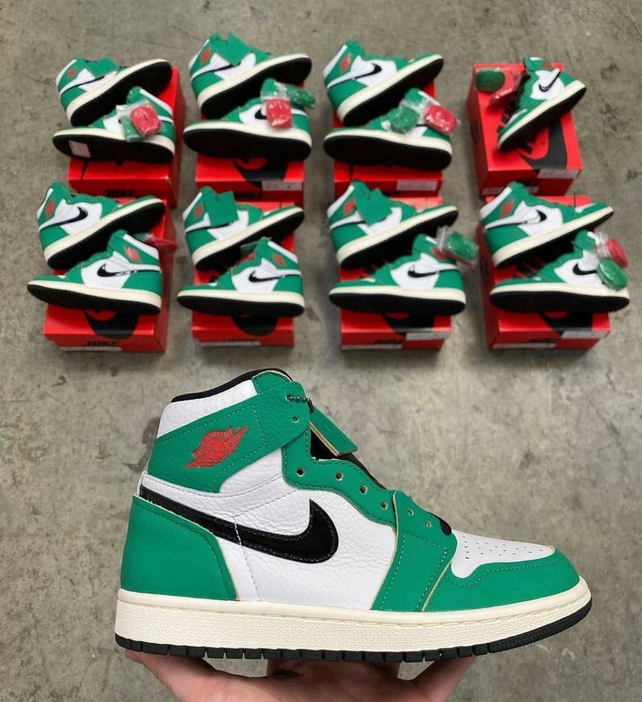 Authentic Nike sneakers pallets - Image 23