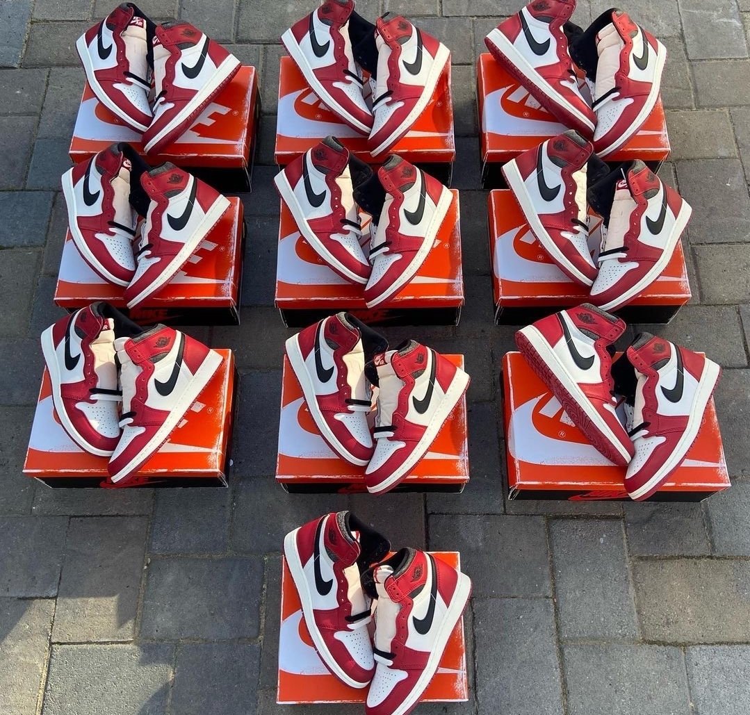 Authentic Nike sneakers pallets - Image 5