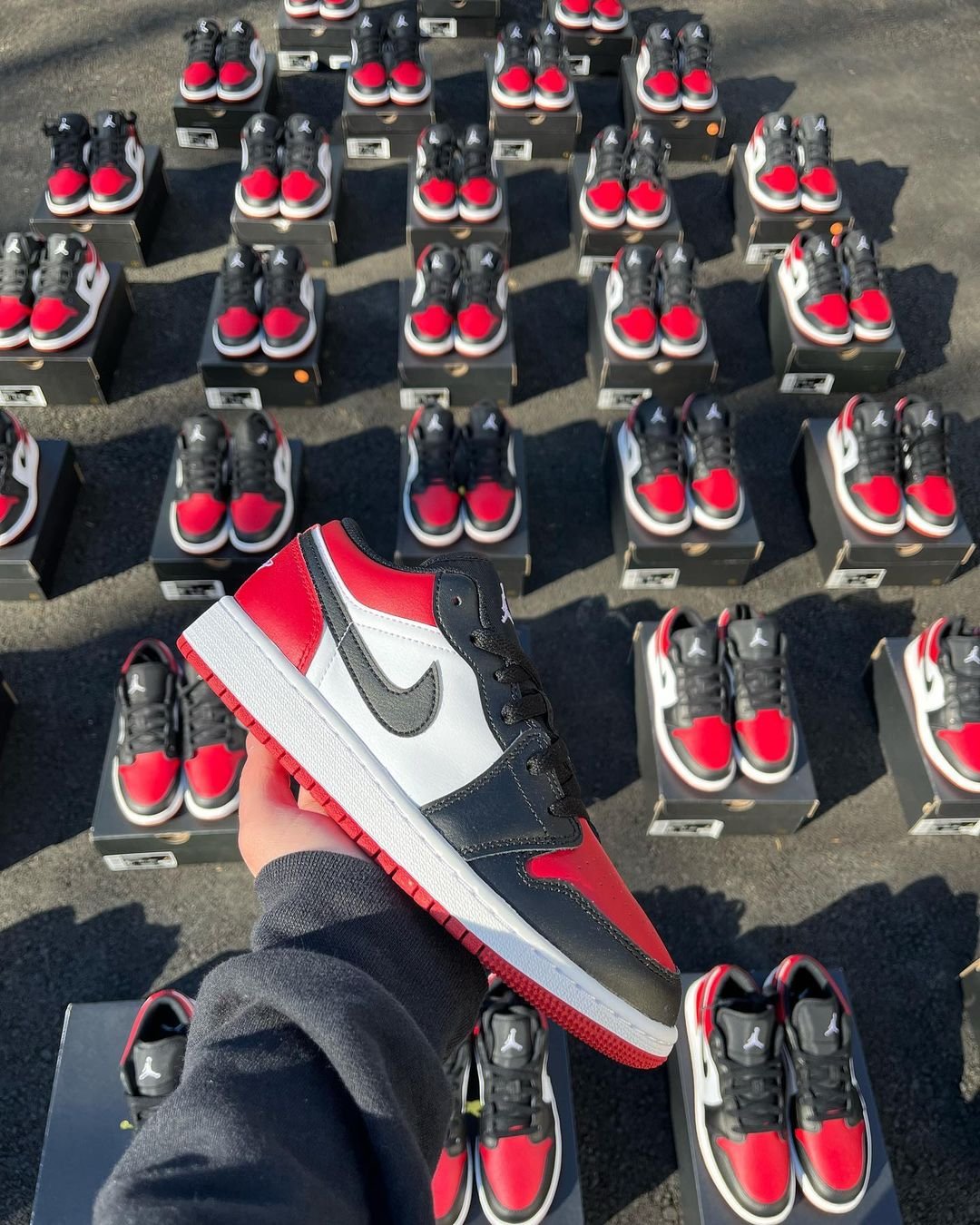 Authentic Nike sneakers pallets - Image 37