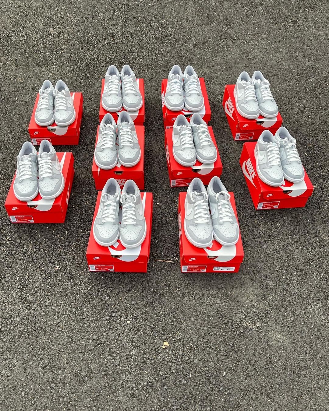 Authentic Nike sneakers pallets - Image 57