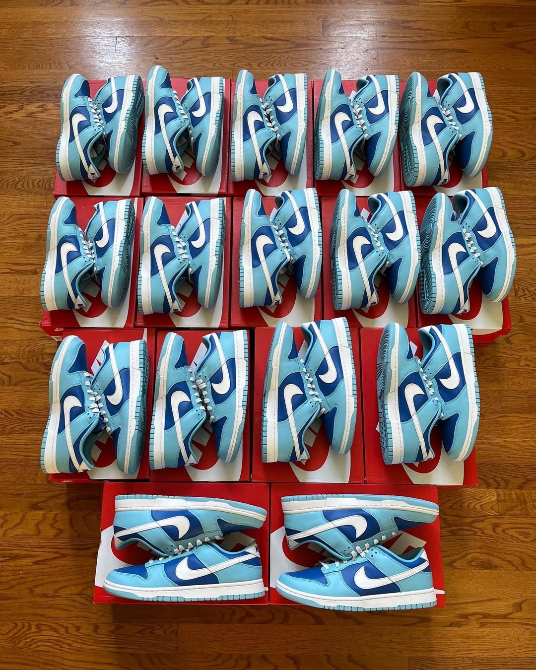 Authentic Nike sneakers pallets - Image 48