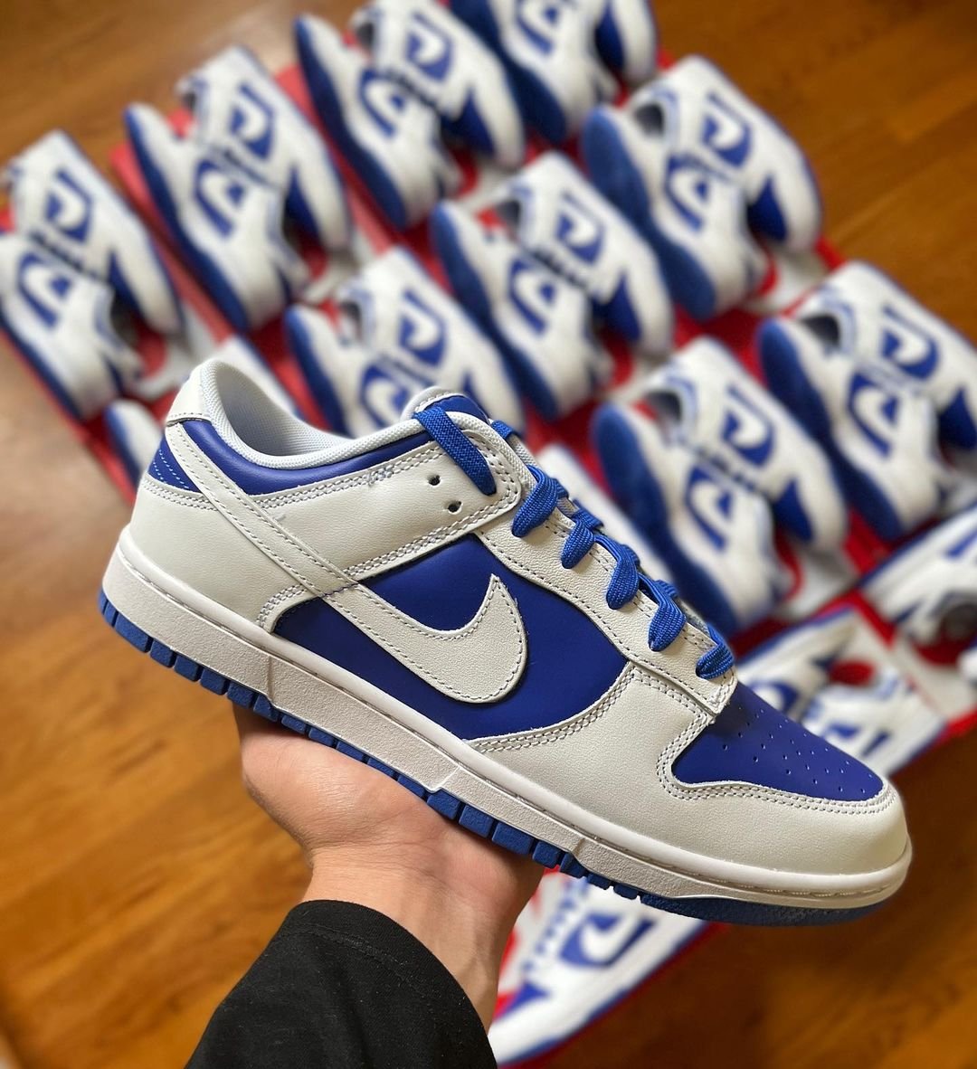 Authentic Nike sneakers pallets - Image 41