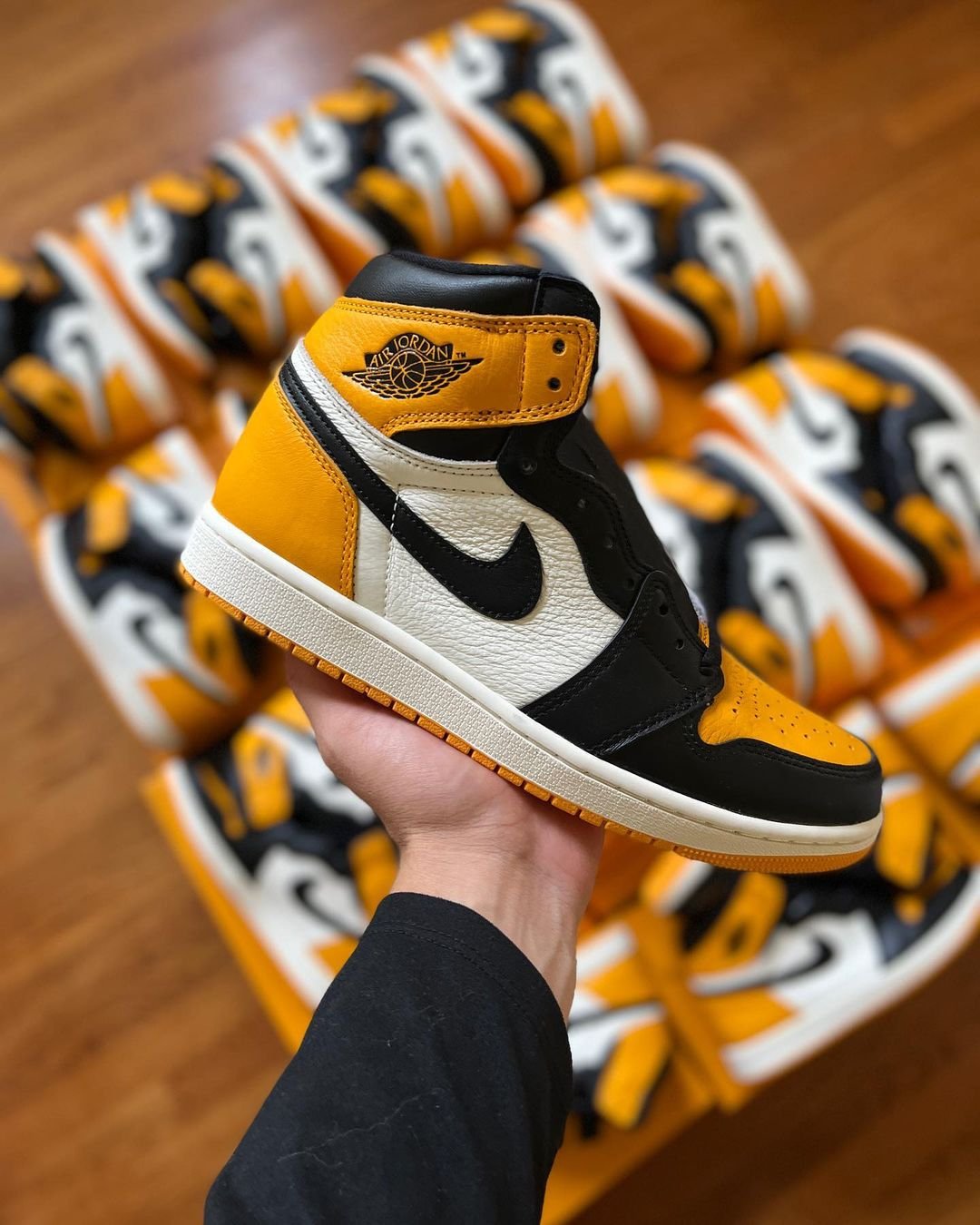 Authentic Nike sneakers pallets - Image 33