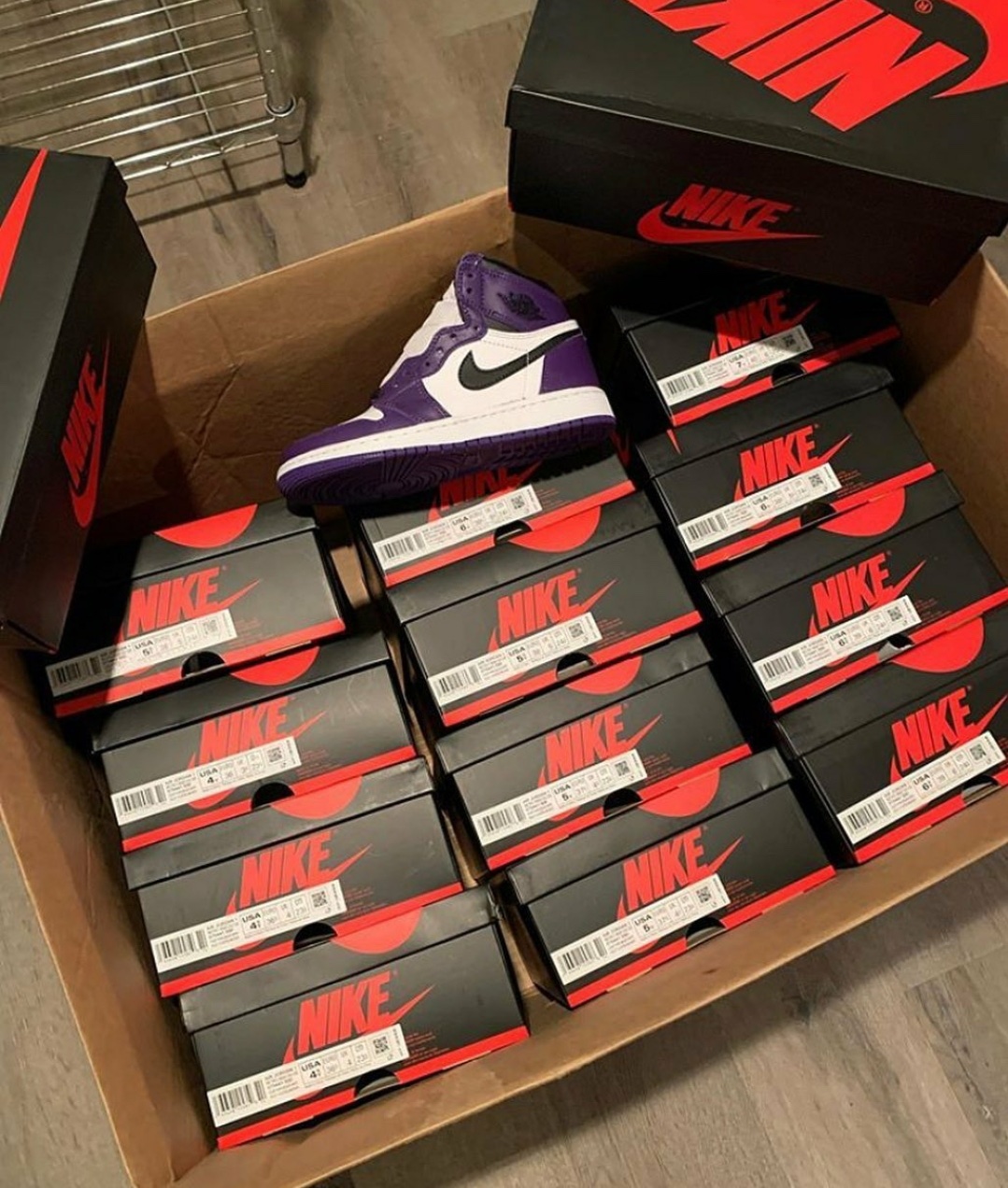 Authentic Nike sneakers pallets - Image 16