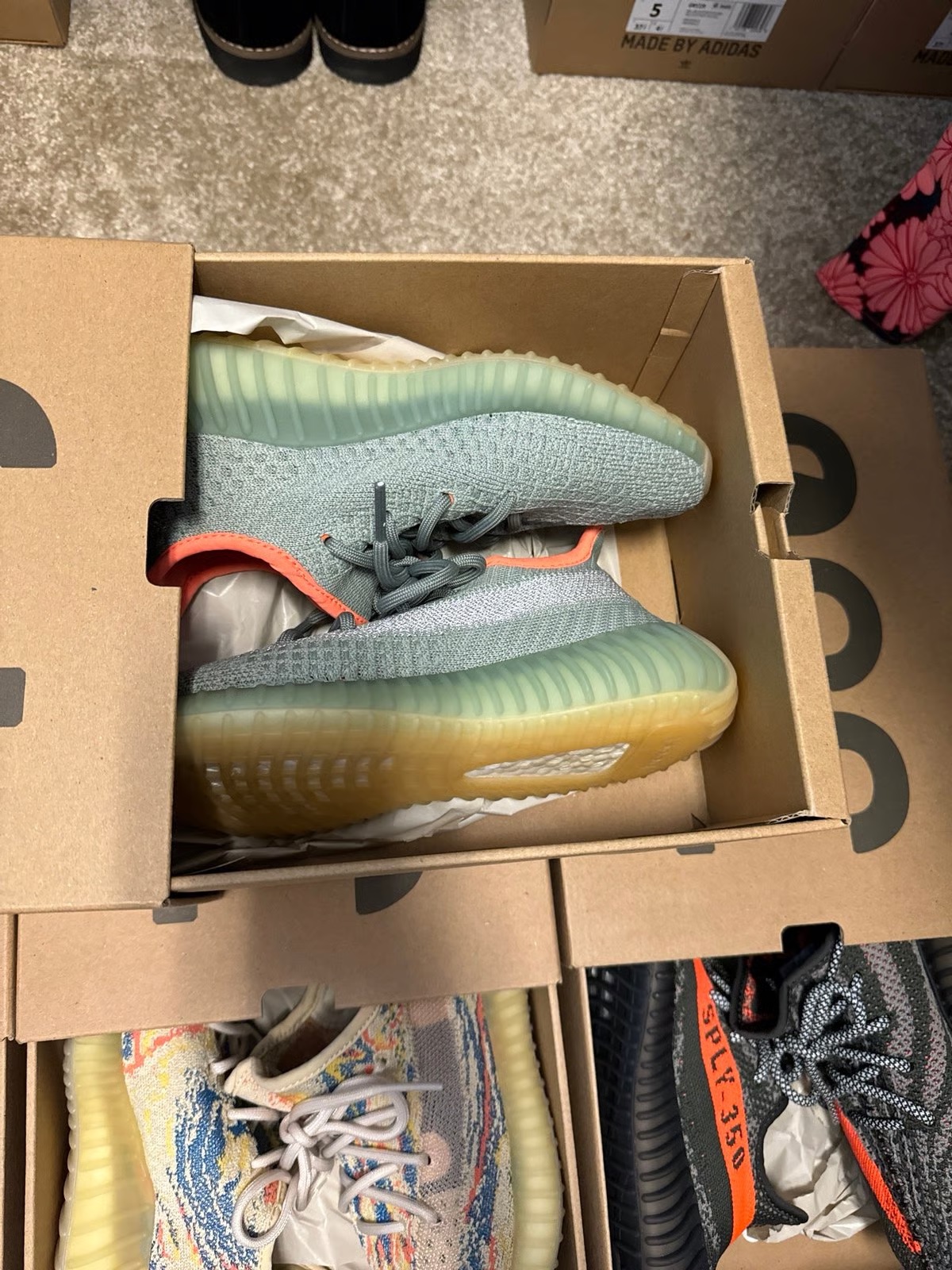 Yeezy sneakers pallets - Image 7