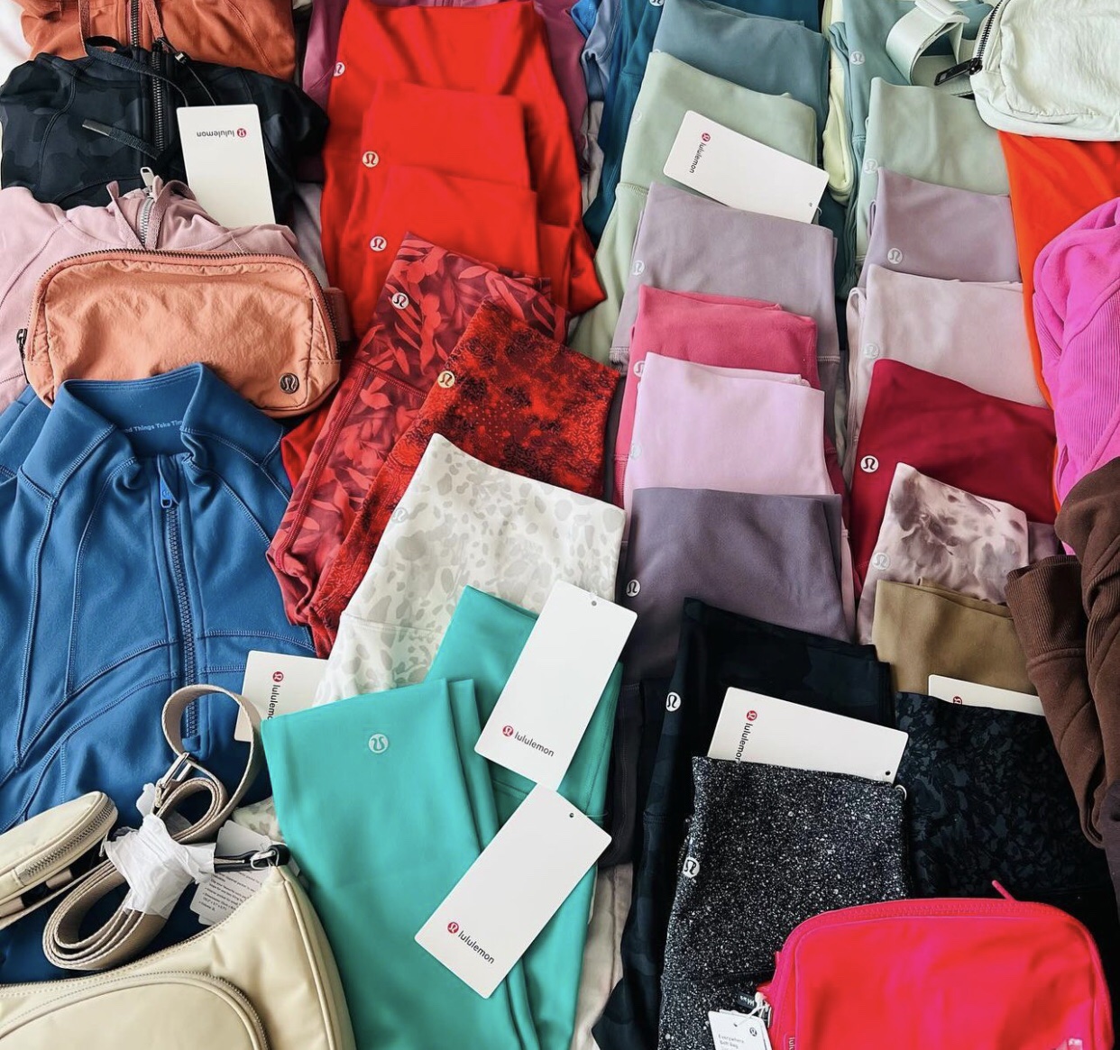 Lululemon clothing pallet - Image 15