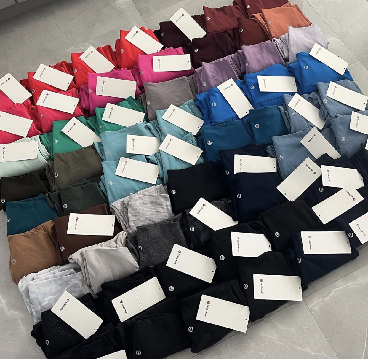 Lululemon clothing pallet - Image 11