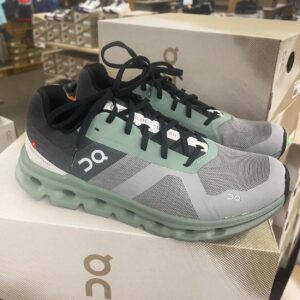 Cloud nova shoe pallet