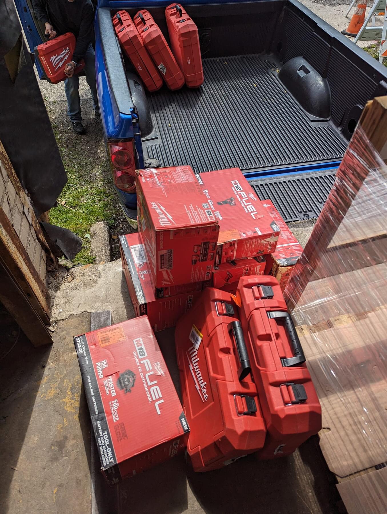 Milwaukee tool pallets - Image 9