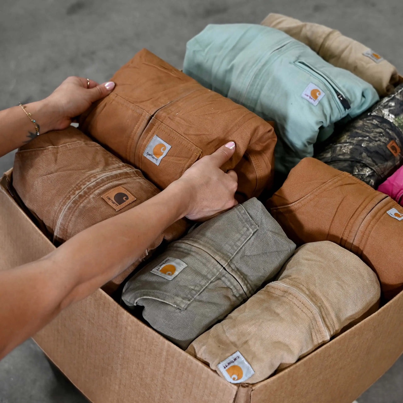 Carhartt clothing pallets - Image 10